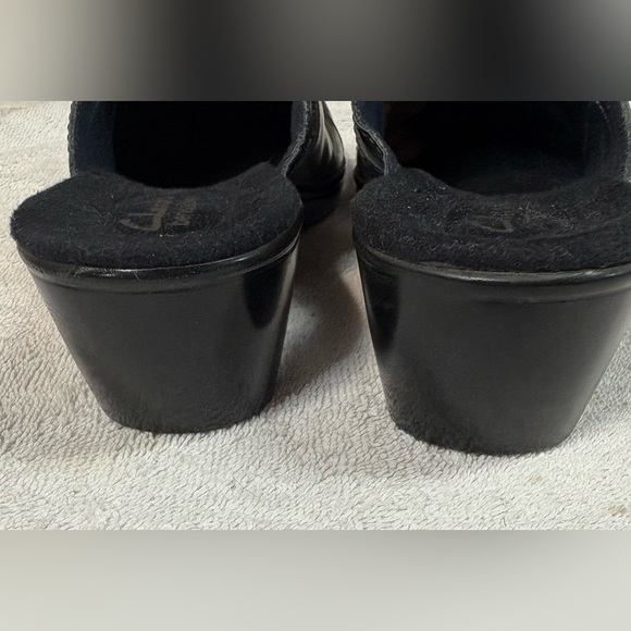 Clark’s Bendables Women’s Dark Grey Slip On Leather Clogs Size 8 - Picture 3 of 7